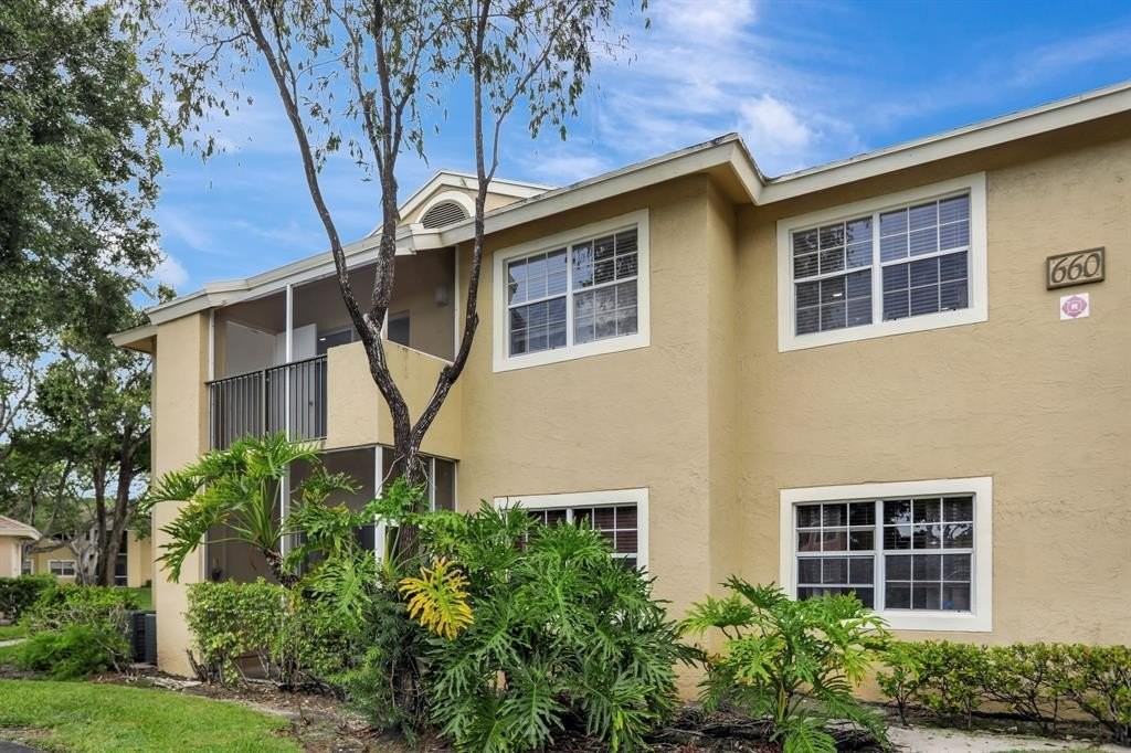 660 Cypress Club Way #D11 - Photo 3 of 41