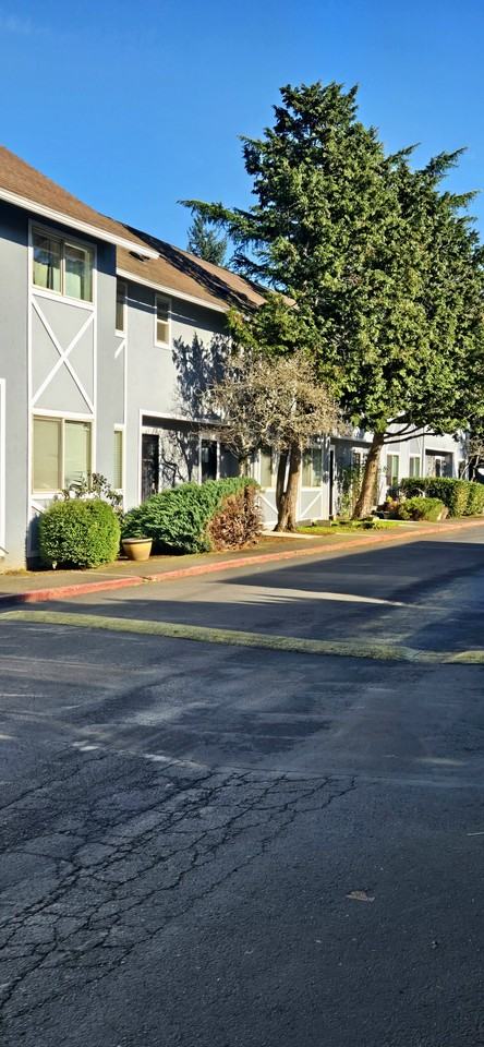 7835 Southeast 92nd Avenue #9 - Photo 2 of 27