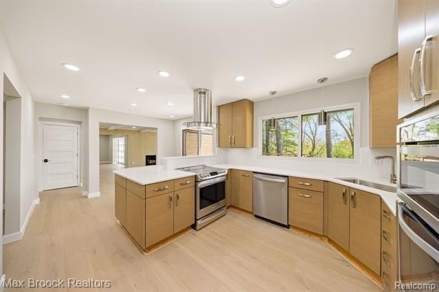 5240 Clarendon Crest St - Photo 7 of 48