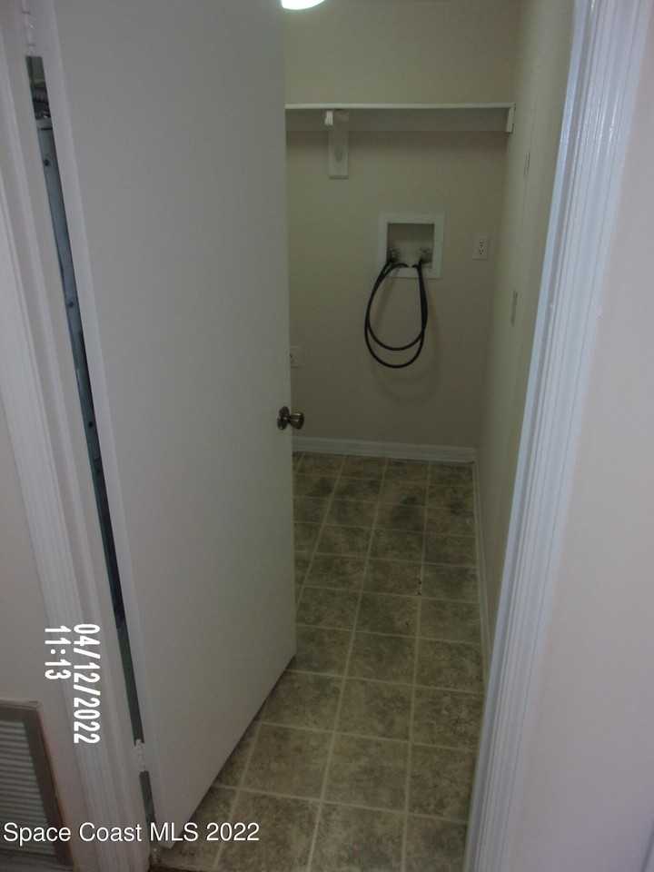 1032 Ellen Ct - Photo 5 of 9