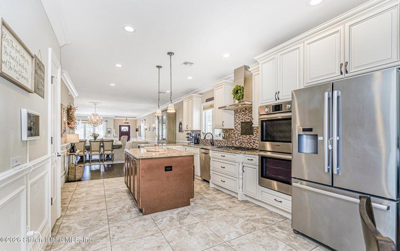 67 Wilson Ave - Photo 4 of 15