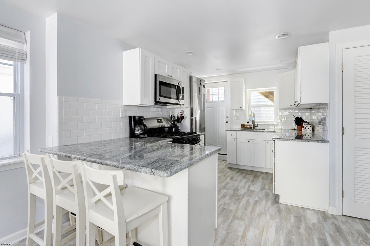 18 N Newark Ave - Photo 4 of 25