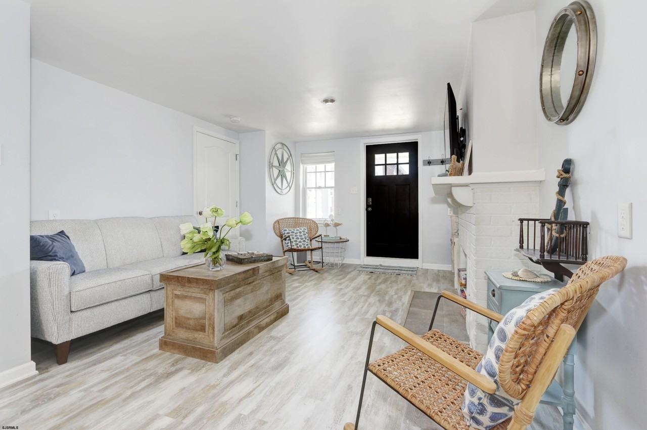 18 N Newark Ave - Photo 6 of 25