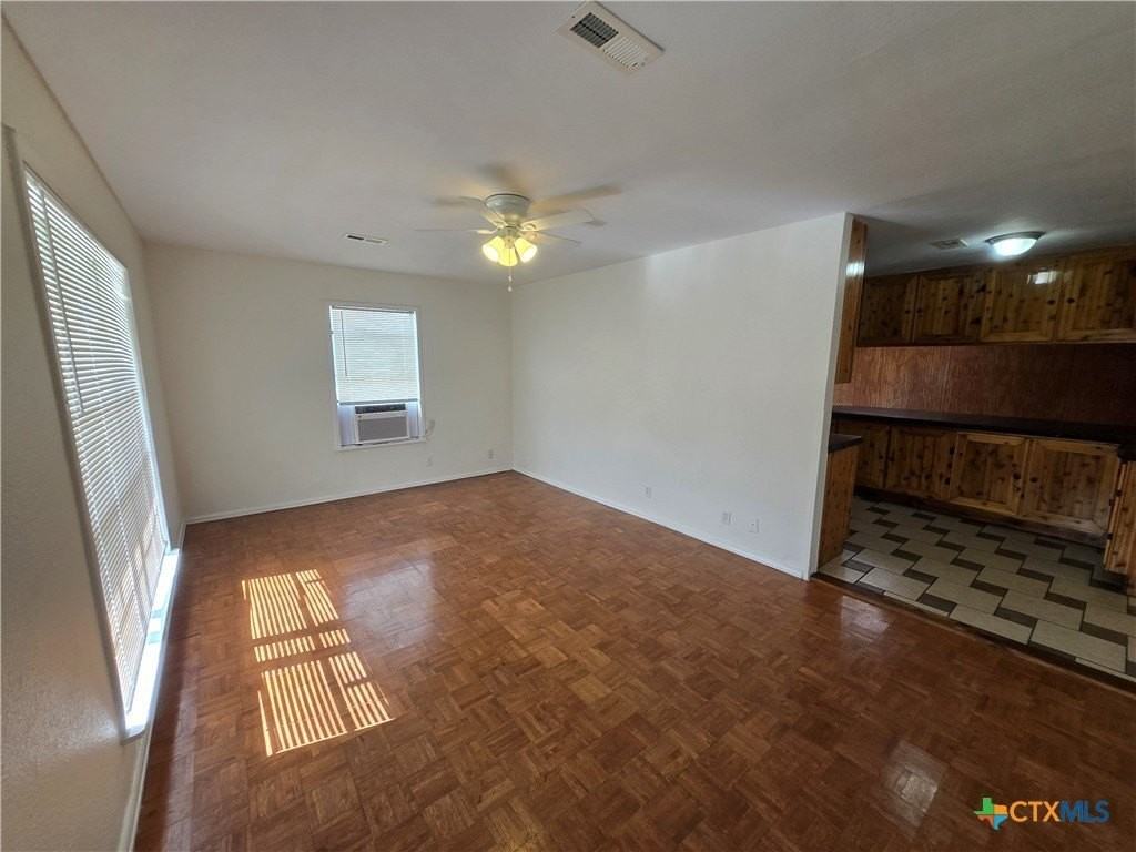 702 E Anaqua Ave - Photo 2 of 24