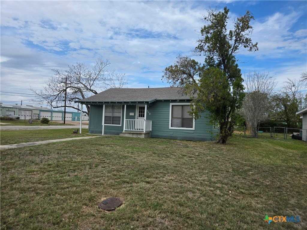 702 E Anaqua Ave - Photo 7 of 24