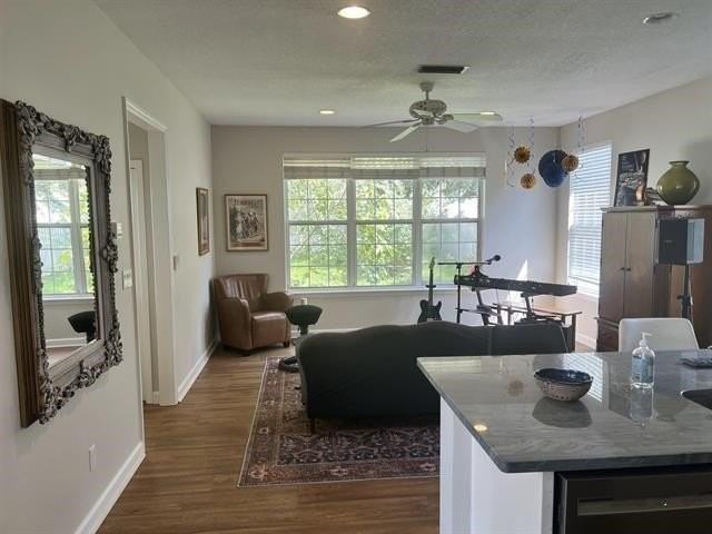 3767 Greyfield Dr - Photo 4 of 6