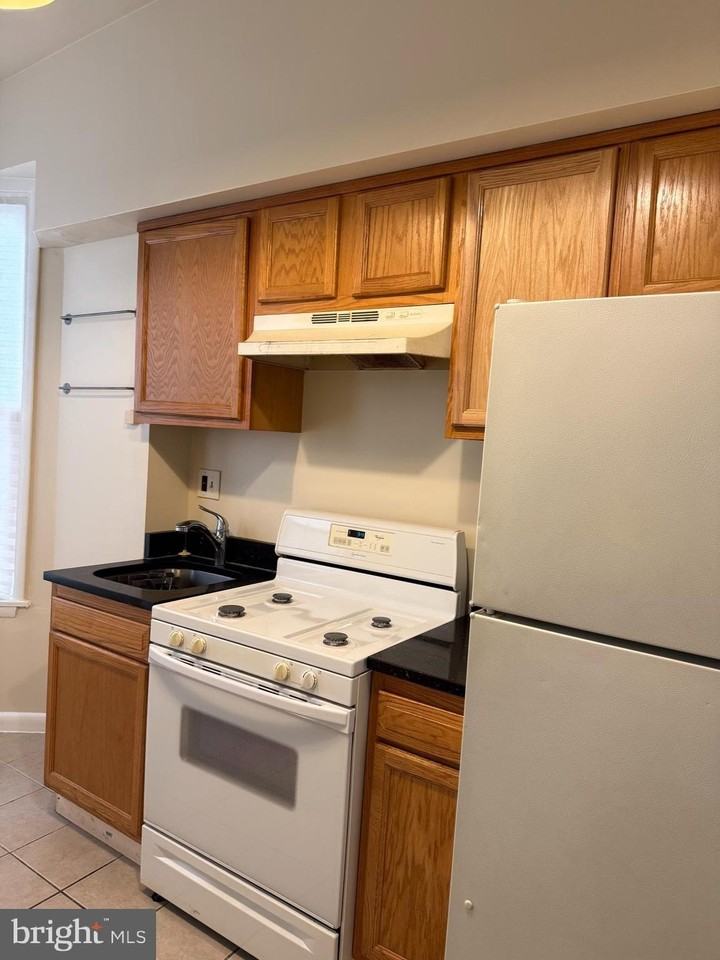 2005 Madison Ave #2 - Photo 5 of 16