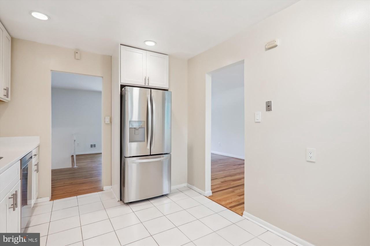 6518 Wilmett Rd - Photo 7 of 40