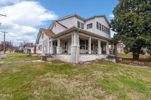 featured image of 601 Fairview Ave Apt 3 #3