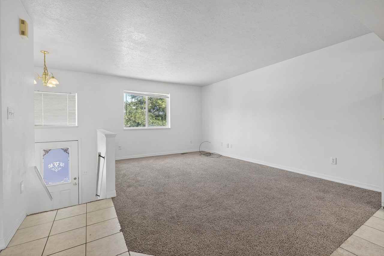 142 N 16th Ave - Photo 2 of 42