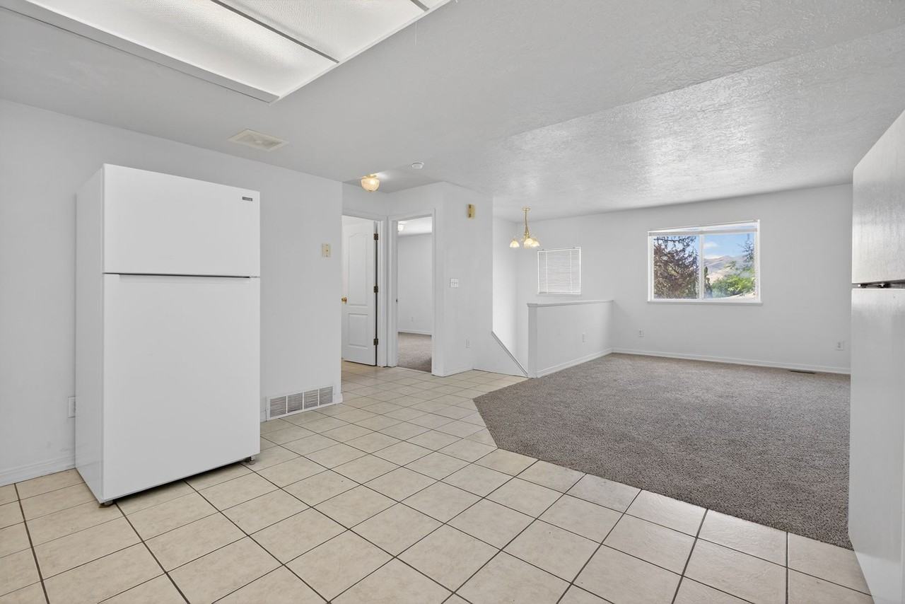 142 N 16th Ave - Photo 5 of 42