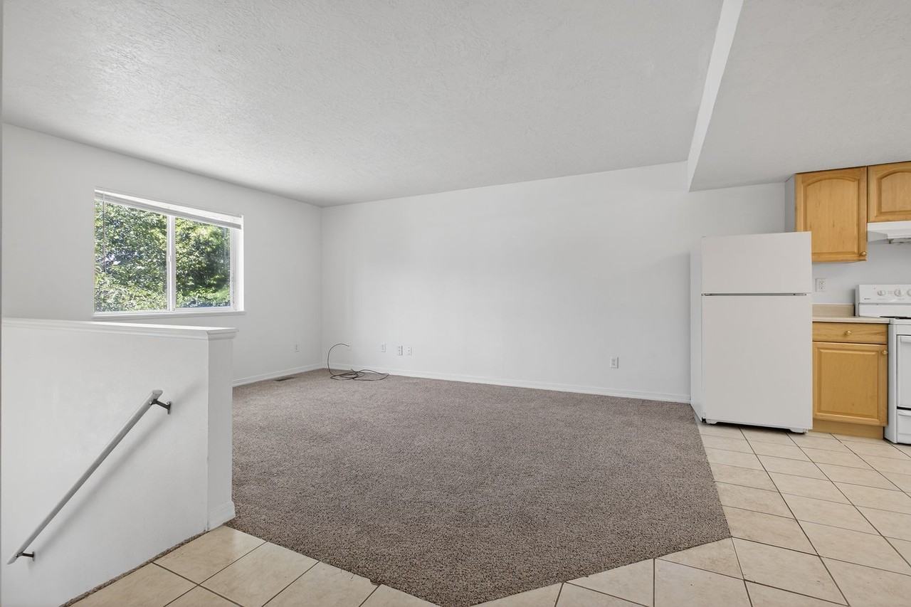 142 N 16th Ave - Photo 6 of 42