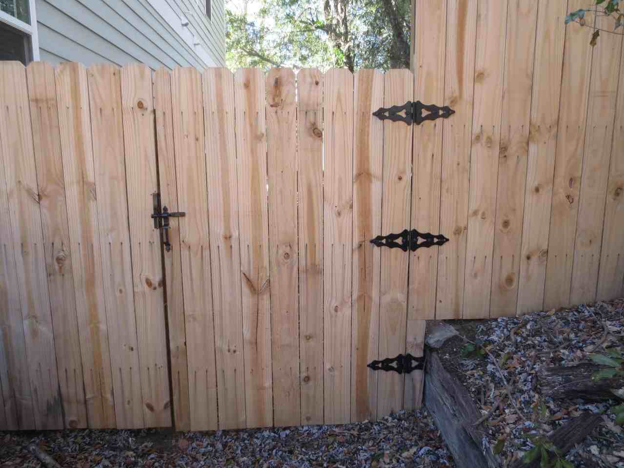 330 N Leak St - Photo 5 of 17