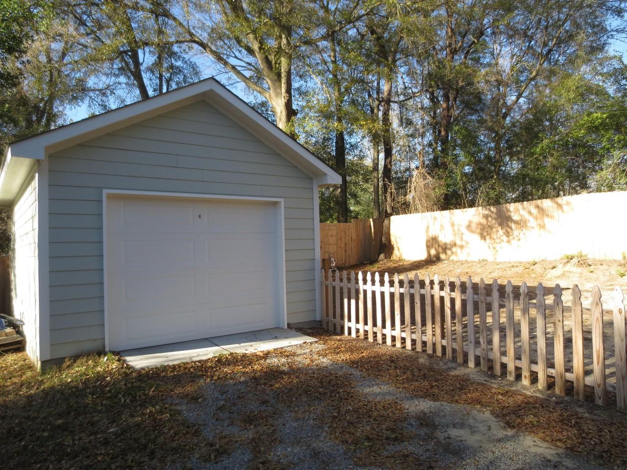 330 N Leak St - Photo 6 of 17