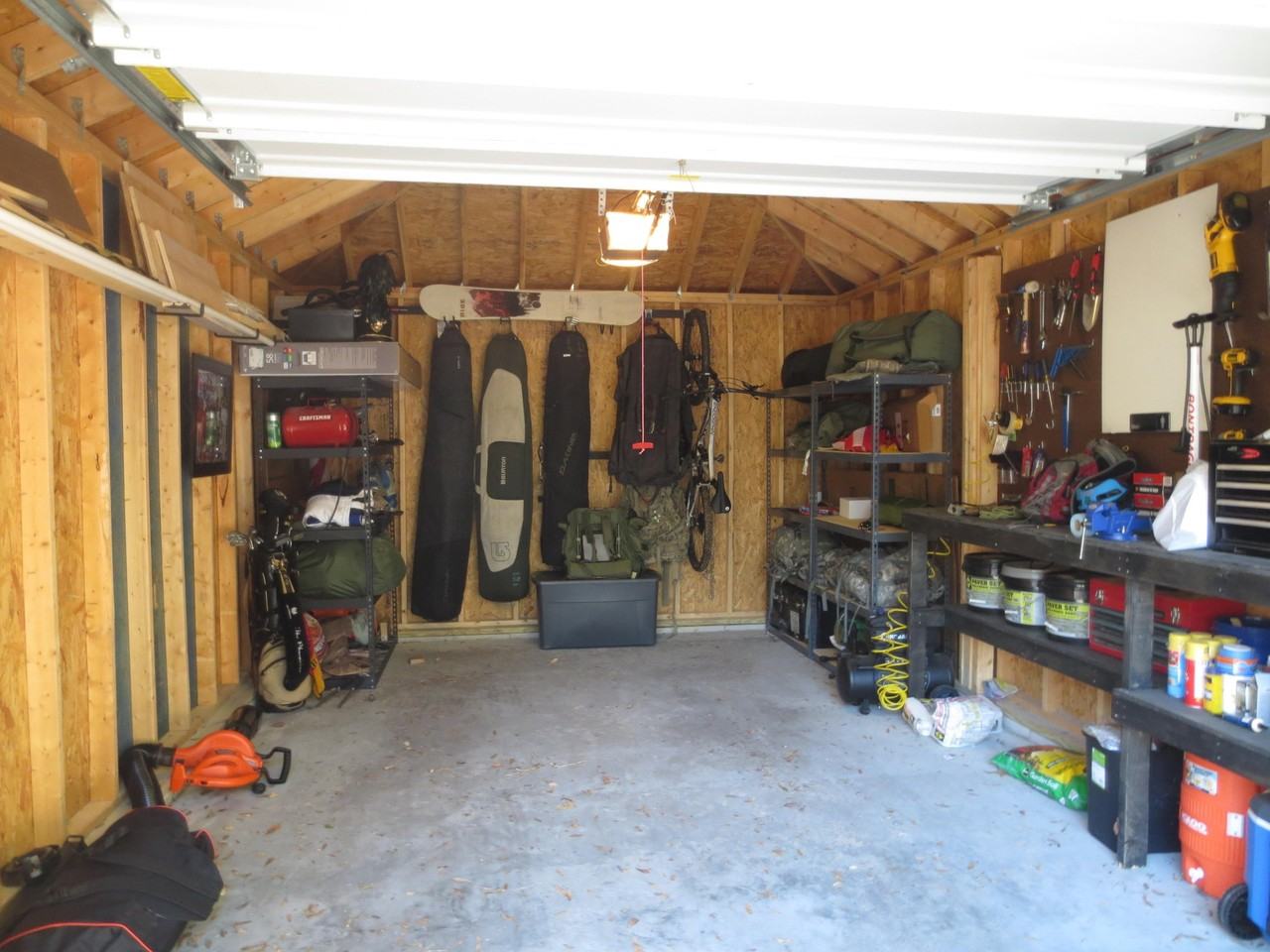 330 N Leak St - Photo 7 of 17