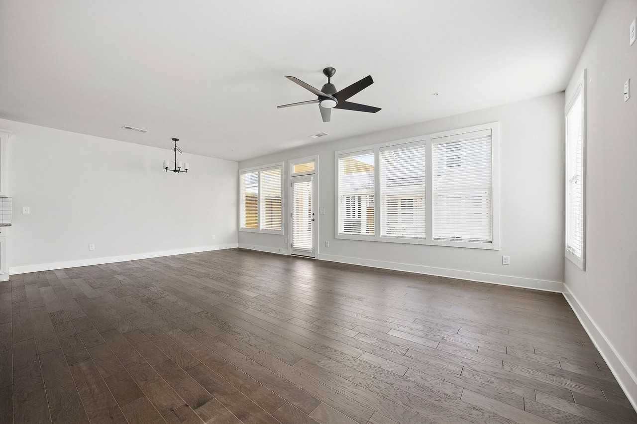 1222 Westshore Dr - Photo 7 of 34