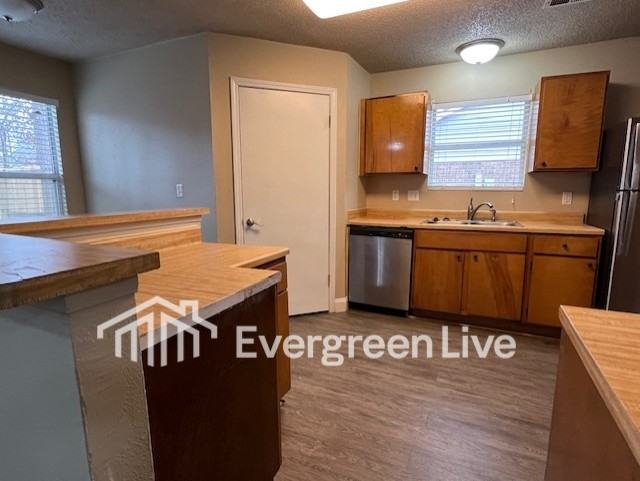 203 Barrow Ct - Photo 7 of 21