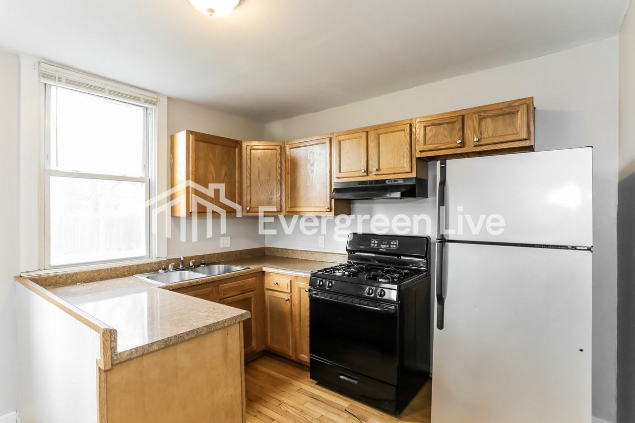 1800 Bising Ave - Photo 7 of 15