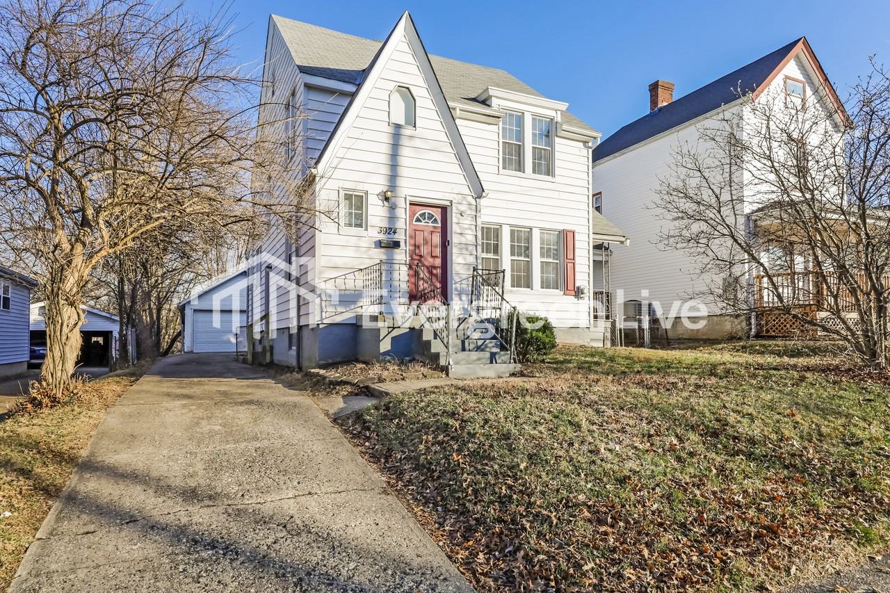 3924 Washington Ave - Photo 2 of 15