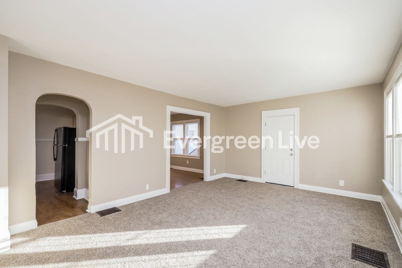 3924 Washington Ave - Photo 3 of 15