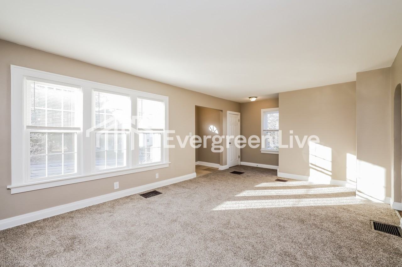 3924 Washington Ave - Photo 4 of 15