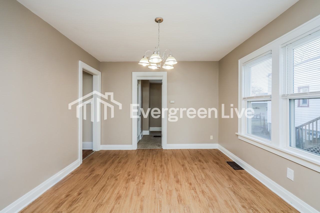 3924 Washington Ave - Photo 5 of 15