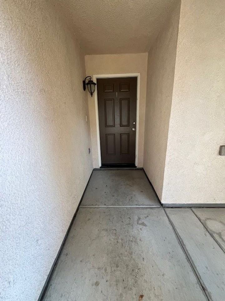 4102 S Kent St - Photo 2 of 27