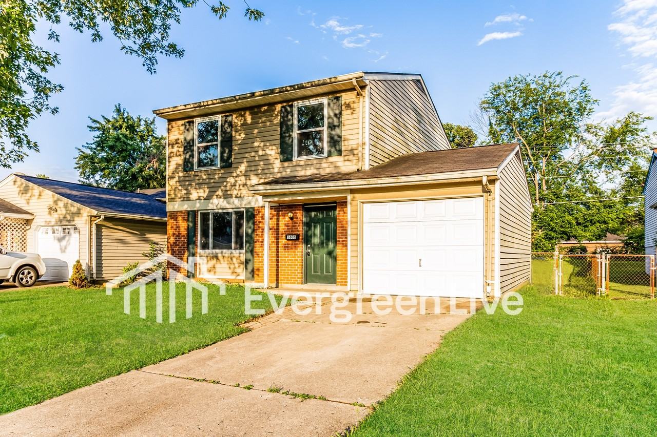 1608 Carriage St - Photo 2 of 15