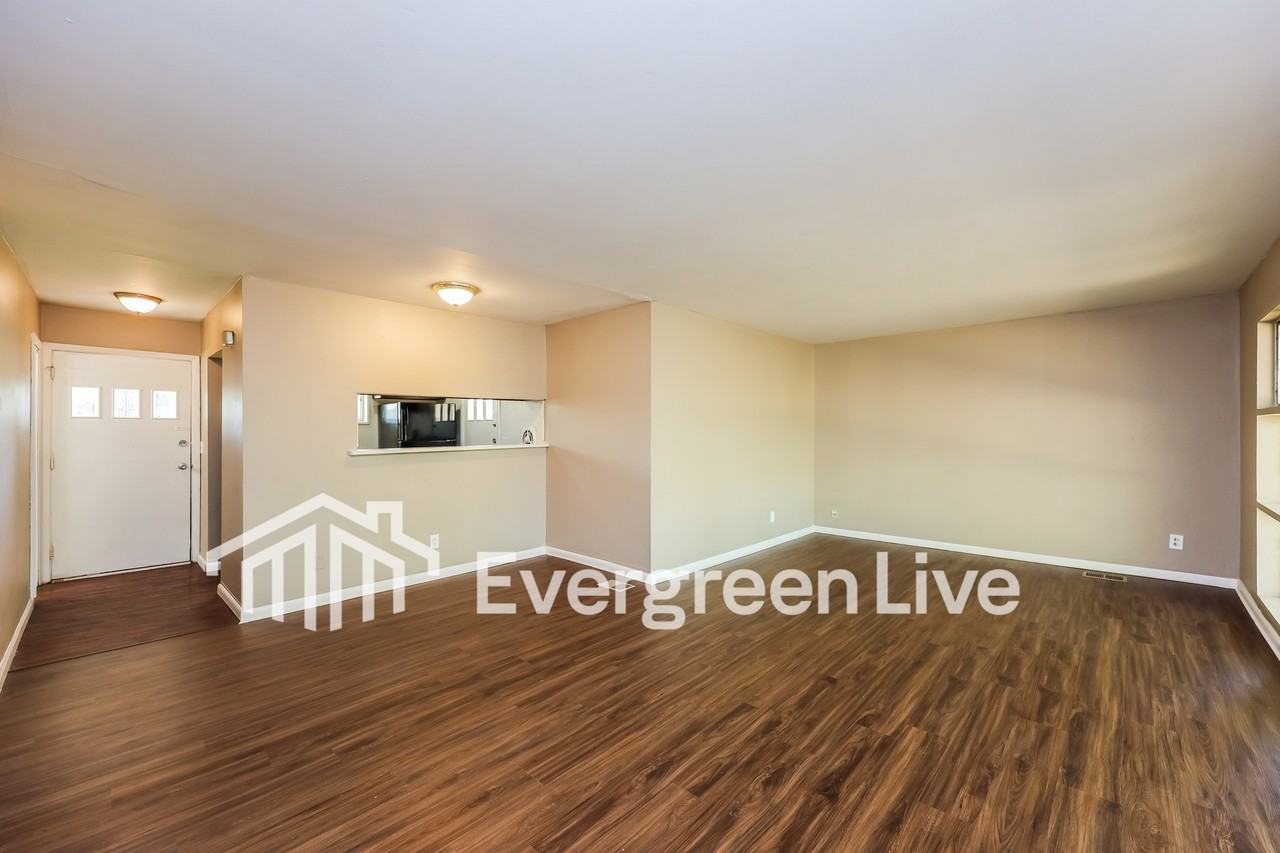 8715 Desoto Dr - Photo 4 of 15