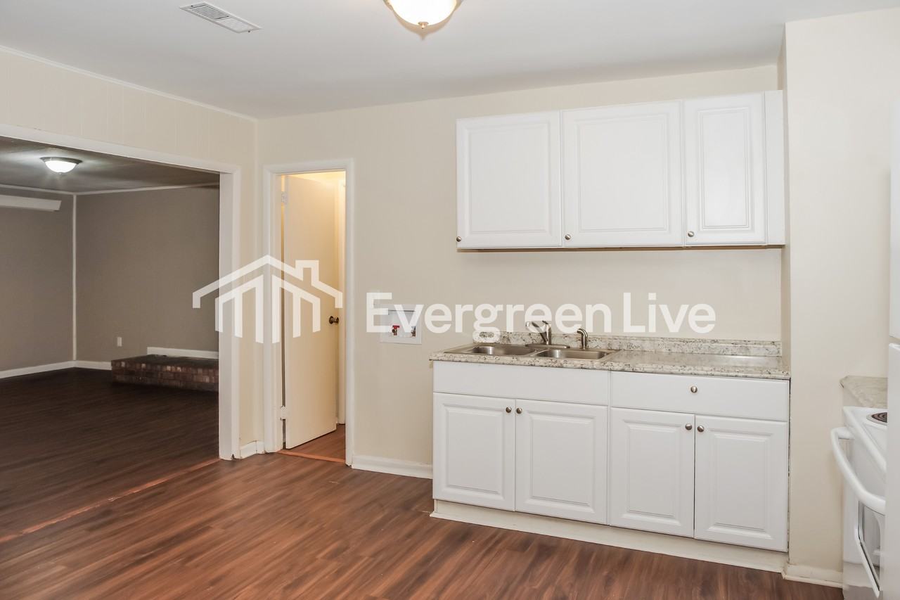 1004 8th Ave Sw - Photo 6 of 15