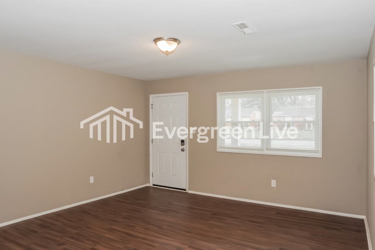 1004 8th Ave Sw - Photo 7 of 15