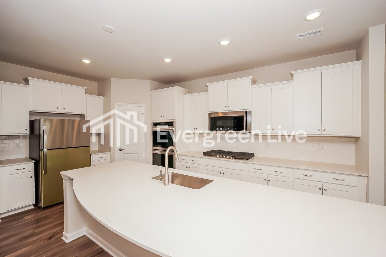 6508 Fairfax Ct - Photo 5 of 15