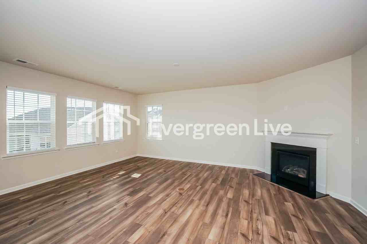 6508 Fairfax Ct - Photo 6 of 15