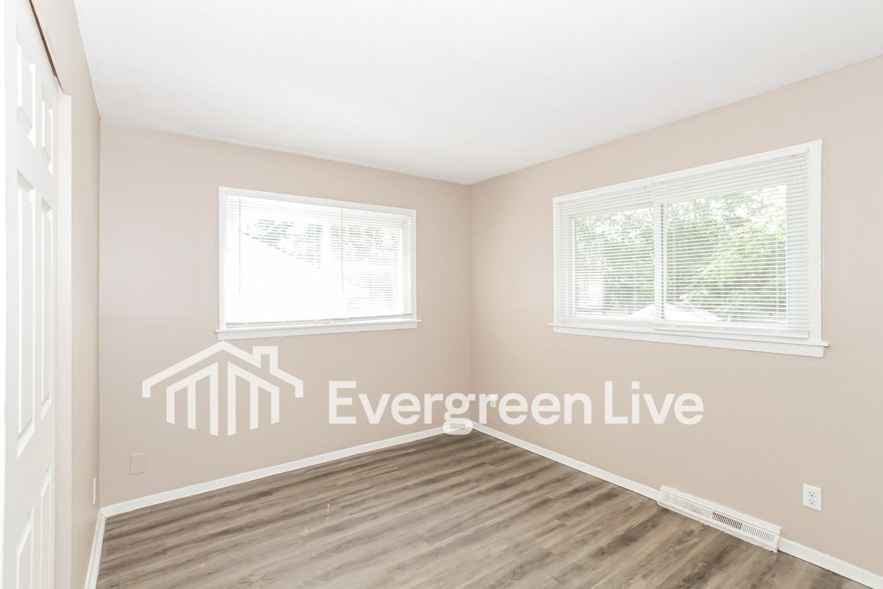 5987 Sunridge Dr - Photo 7 of 15