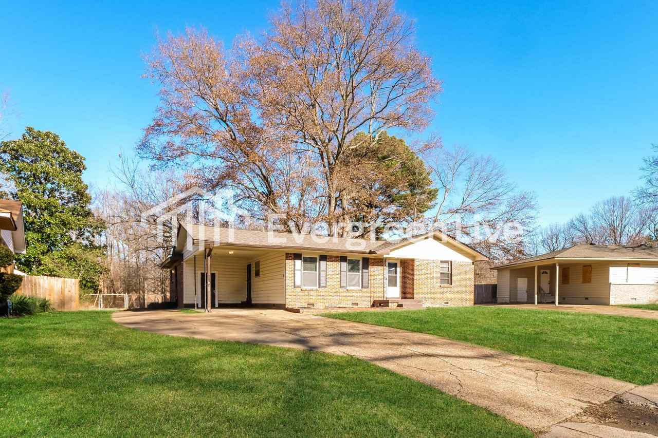 3174 Beauchamp Dr - Photo 2 of 15