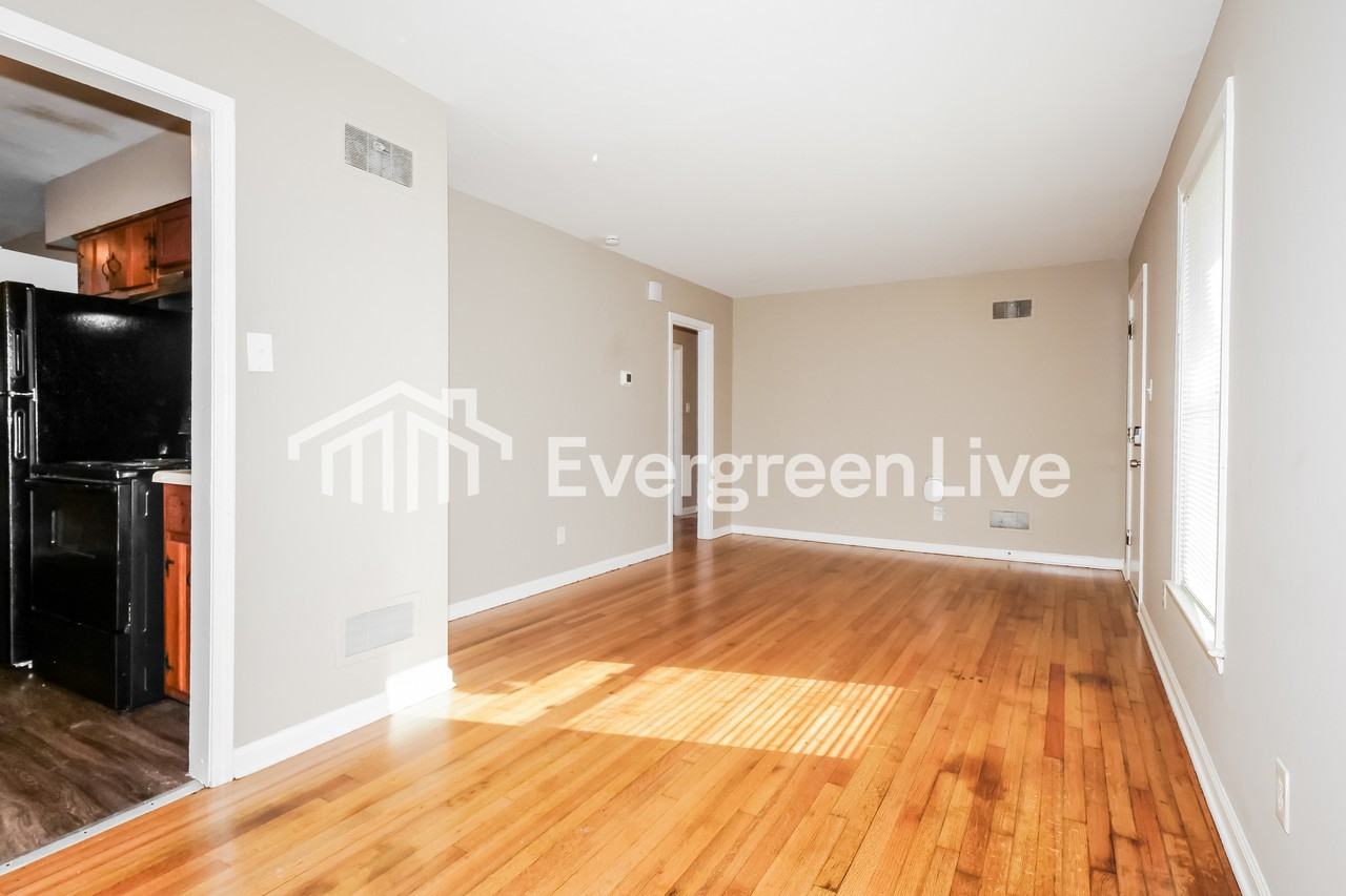 3174 Beauchamp Dr - Photo 3 of 15