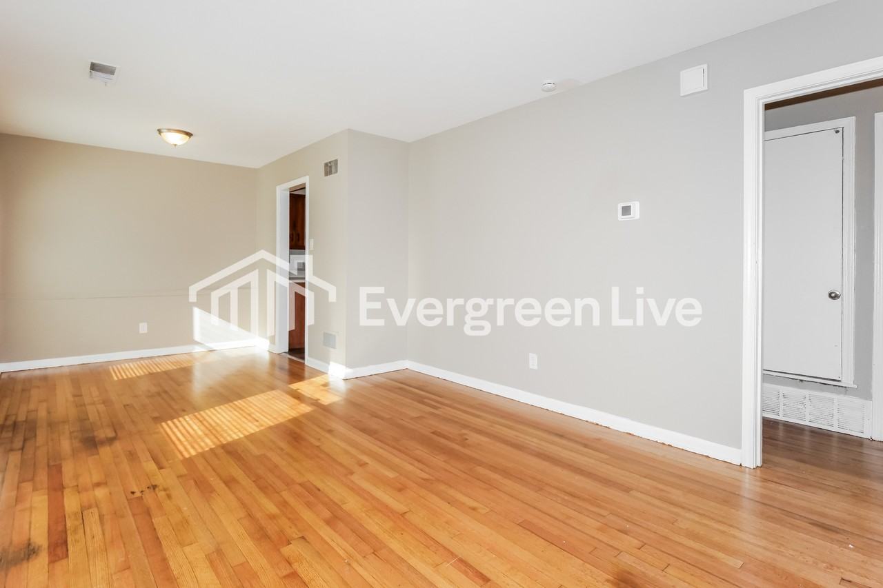 3174 Beauchamp Dr - Photo 4 of 15