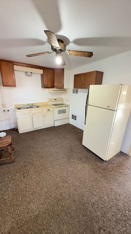 1916 Baker Ave - Photo 2 of 7