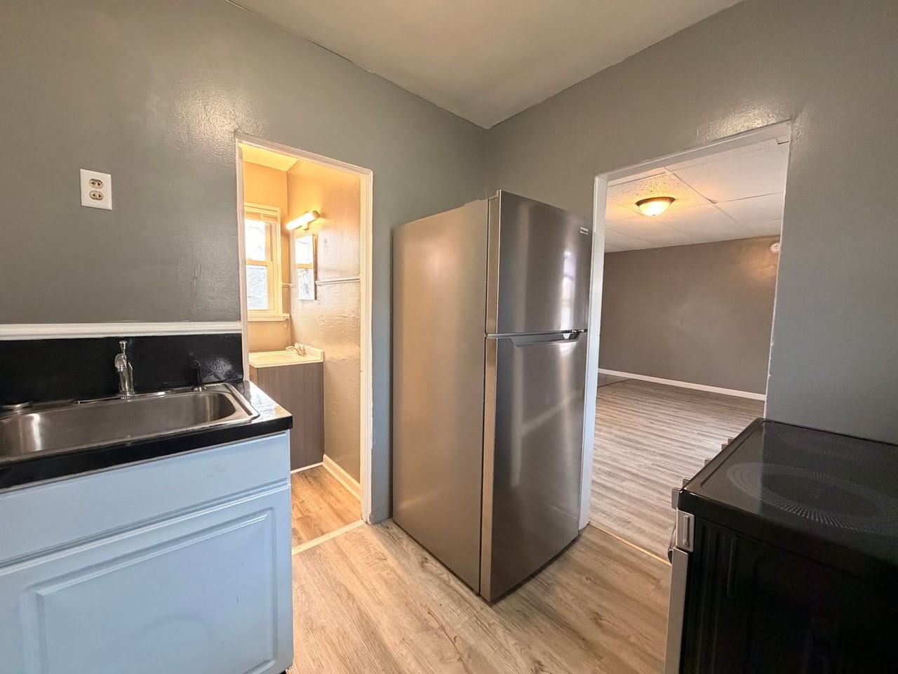 N 14th St Triplex - Photo 4 of 16