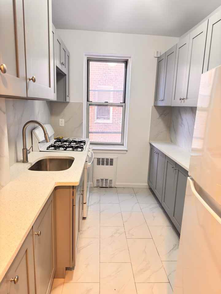 83-33 Austin Street #3H - Photo 6 of 10