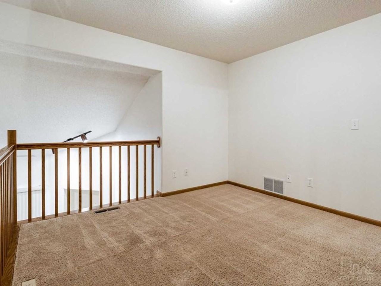 Beaver Creek Townhomes - 1933 - Photo 4 of 10