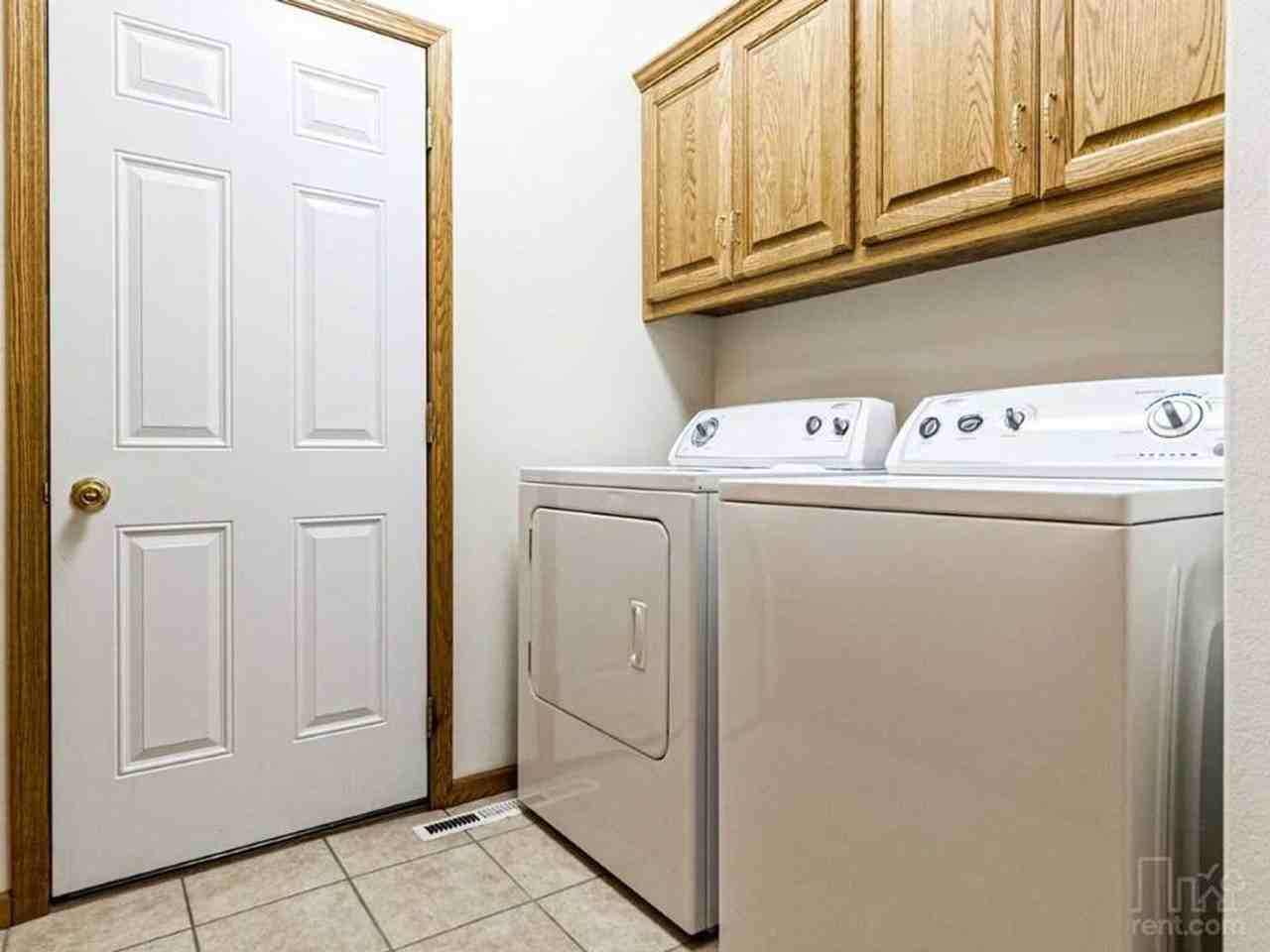 Beaver Creek Townhomes - 1933 - Photo 5 of 10