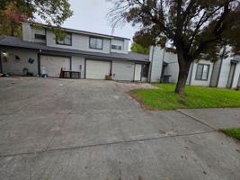 featured image of 2004 2000, 2002, 2004 E Chelsea Ct ##2002