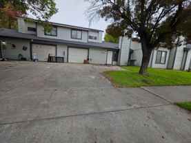 2004 2000, 2002, 2004 E Chelsea Ct ##2002 - Photo 1 of 1