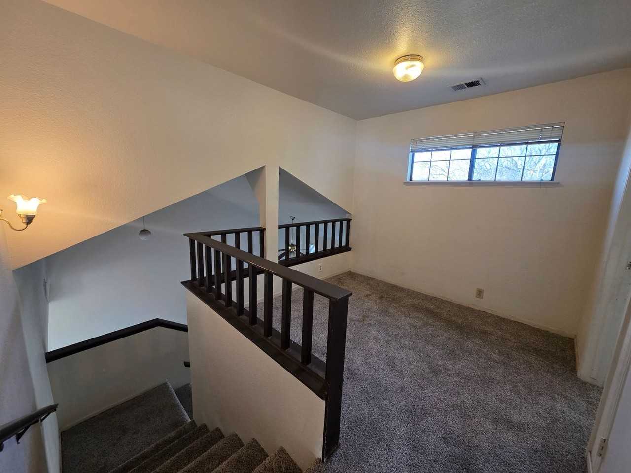 2004 2000, 2002, 2004 E Chelsea Ct - Photo 4 of 7