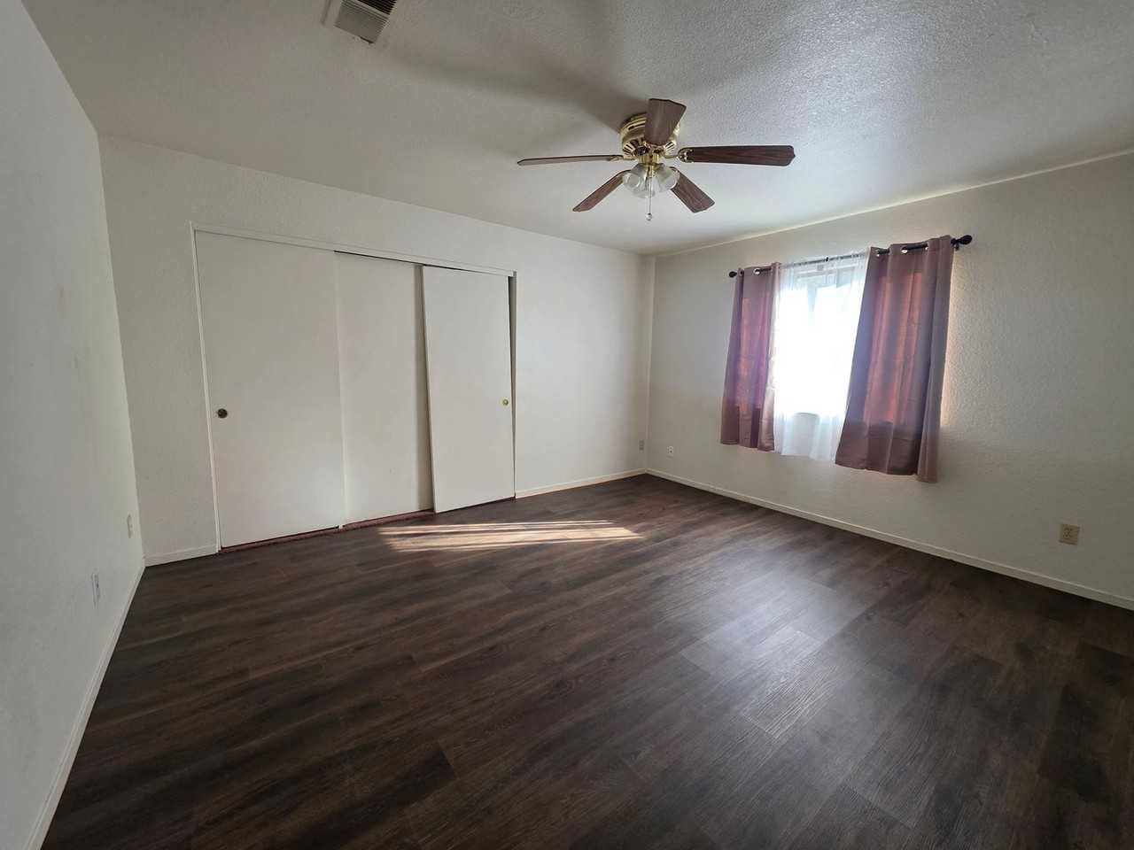 2004 2000, 2002, 2004 E Chelsea Ct - Photo 6 of 7