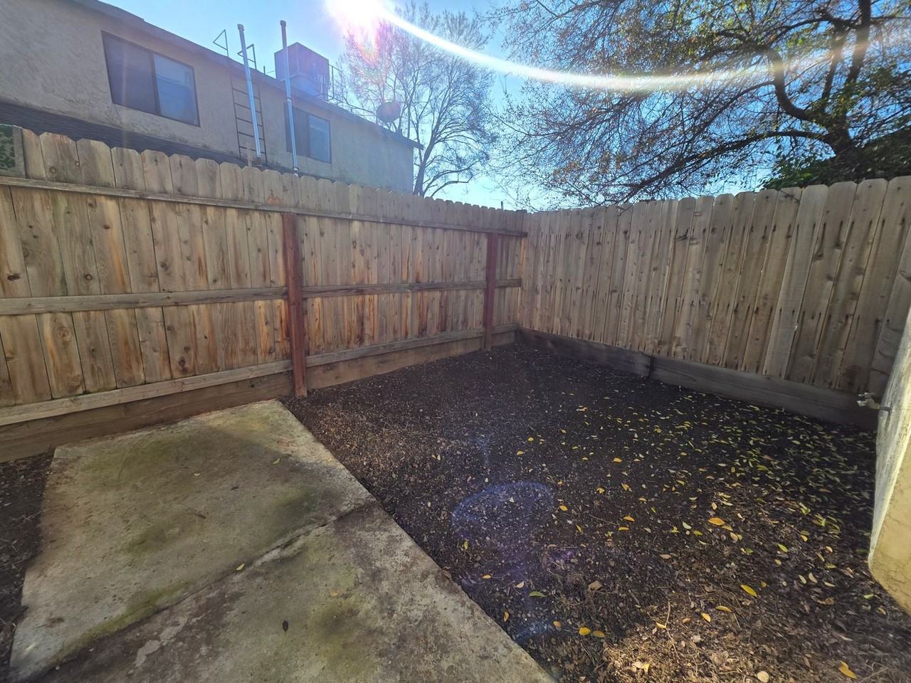 2004 2000, 2002, 2004 E Chelsea Ct - Photo 7 of 7