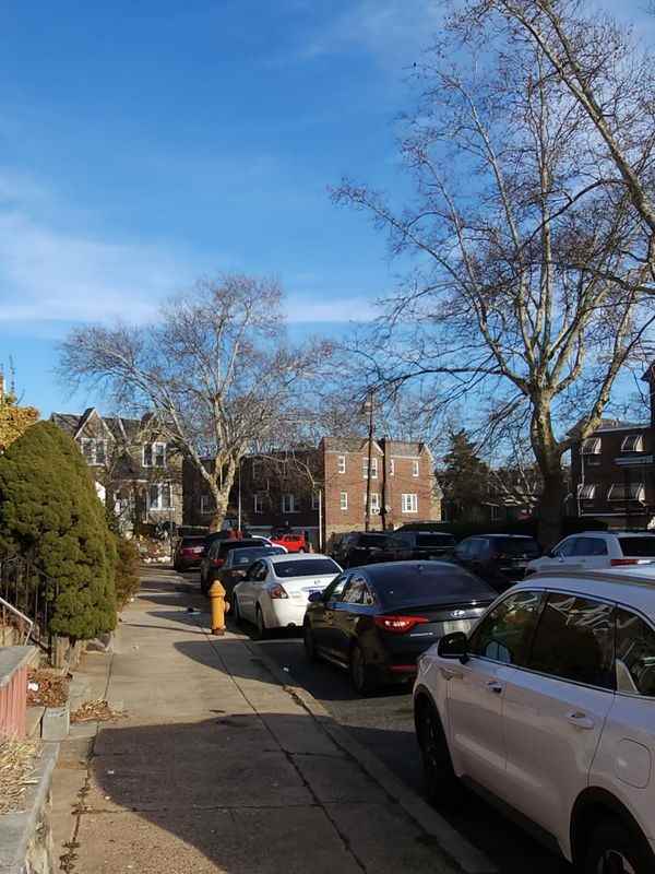 1439 E Howell St - Photo 3 of 35