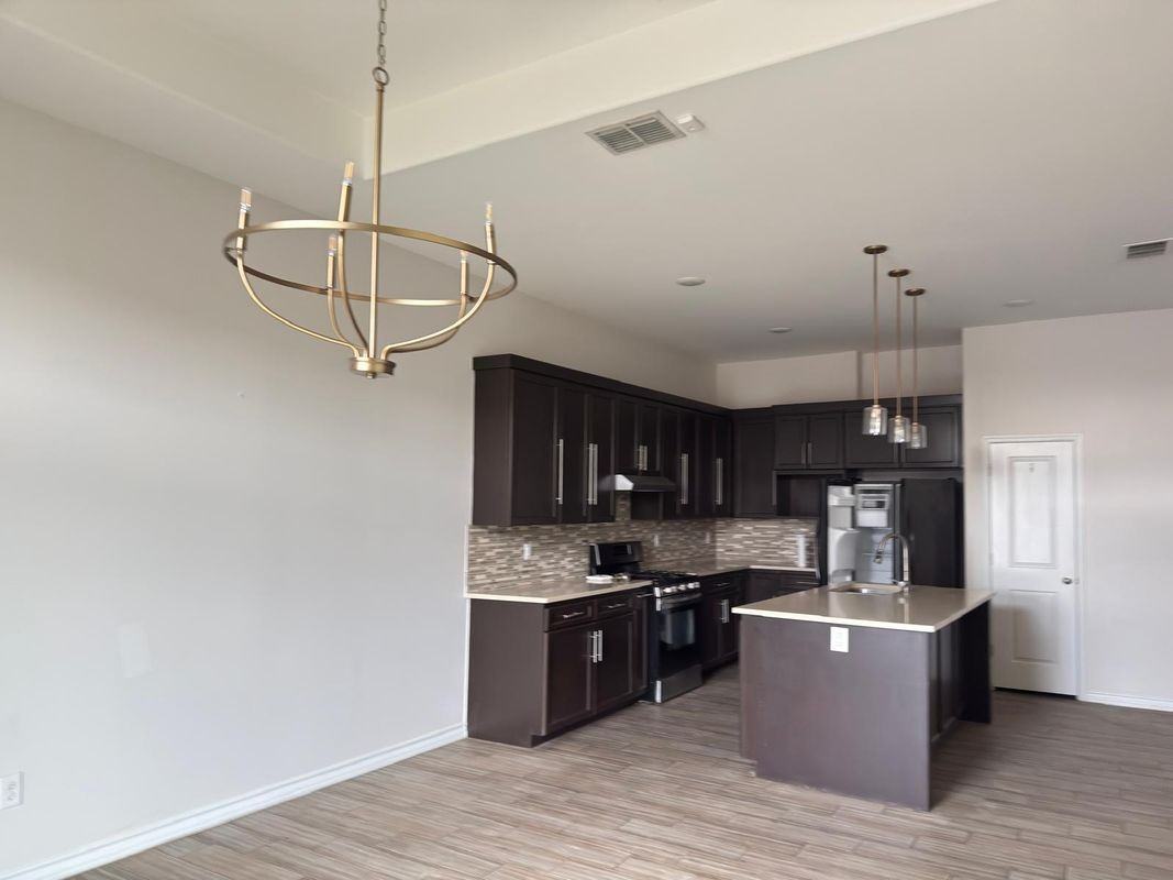 6002 Amir Dr - Photo 7 of 19