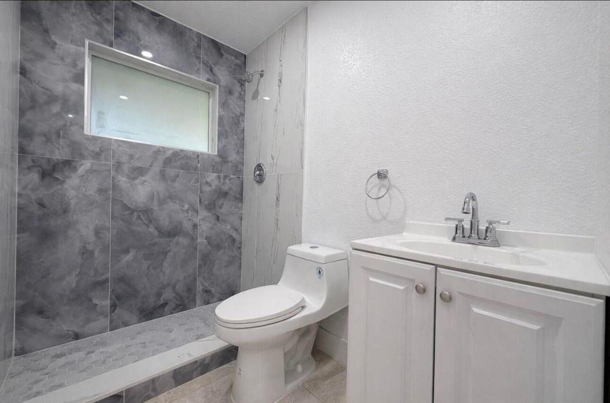 732 Neil Rd - Photo 4 of 11